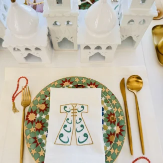 Alfatbet green napkin with plate and bg