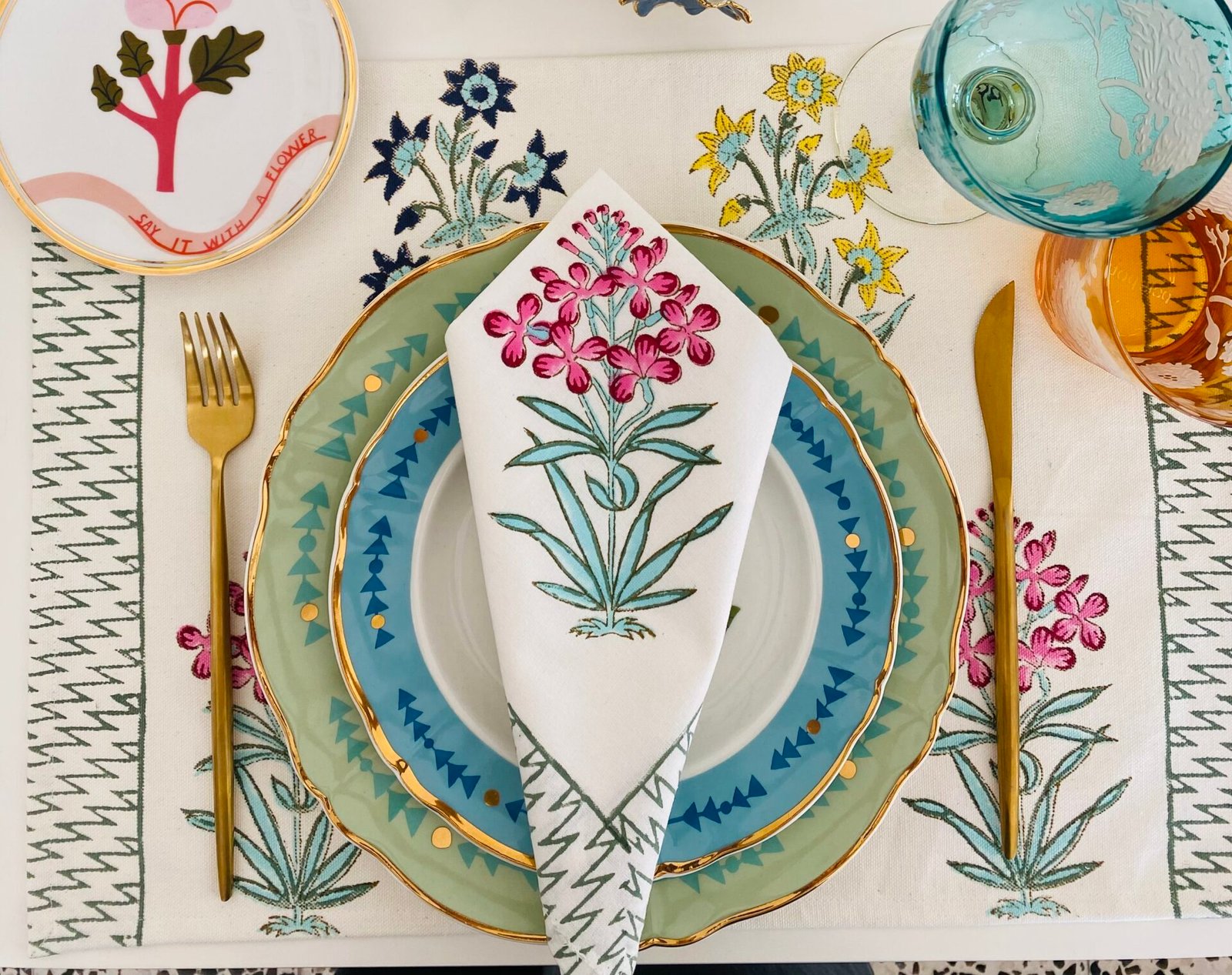 For Timeless Elegant Tableware